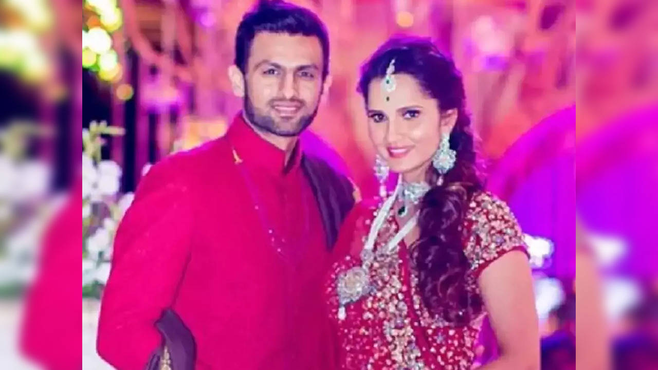 Sania Mirza को तलाक नहीं देंगे Shoaib Malik, इंस्टाग्राम इंट्रो बदलकर खोली अफवाहों की पोल