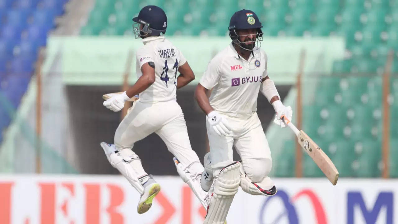 IND vs BAN 1st Test: पहले दिन लड़खड़ाकर संभली टीम इंडिया, पुजारा-अय्यर ने मुश्किल हालात में संभाला मोर्चा