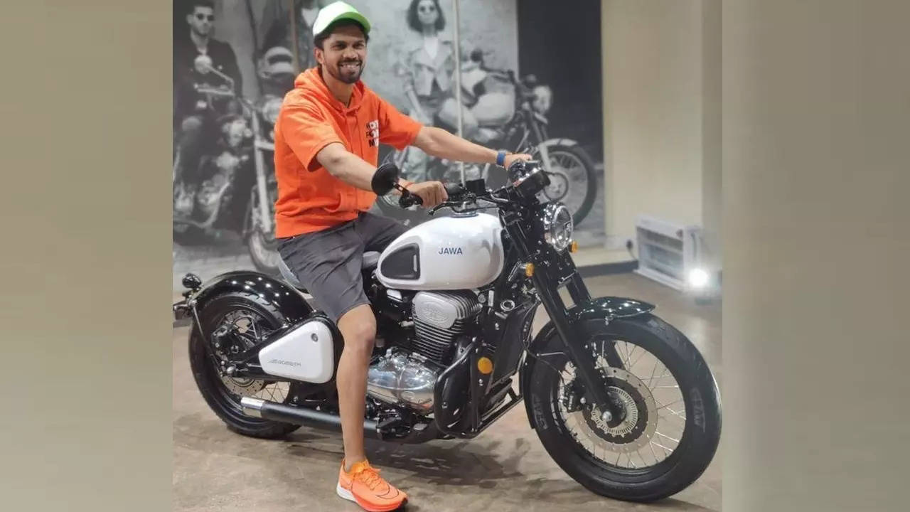 Rituraj Gaikwad Brings Home New Jawa 42 Bobber