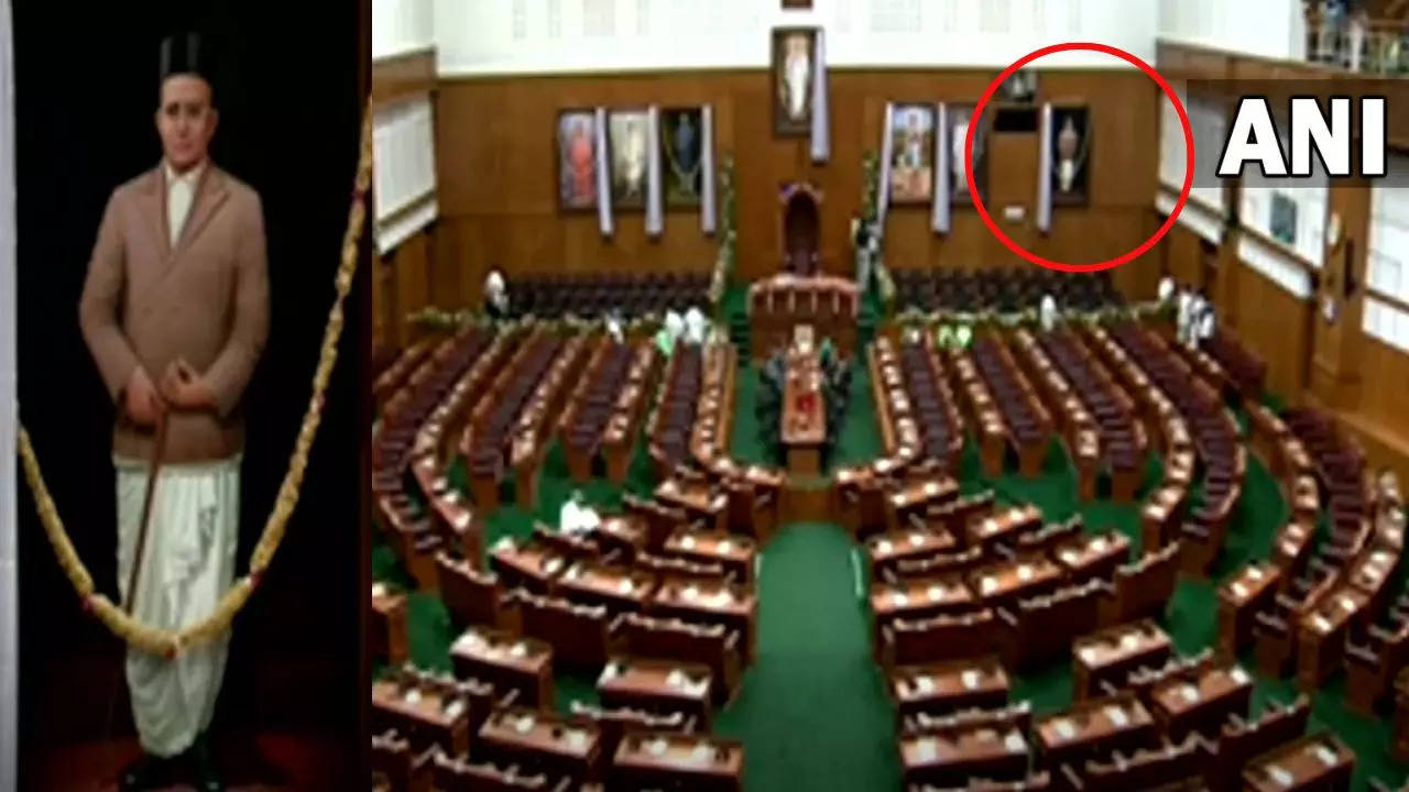 VD Savarkar Portrait in Karnataka Assembly