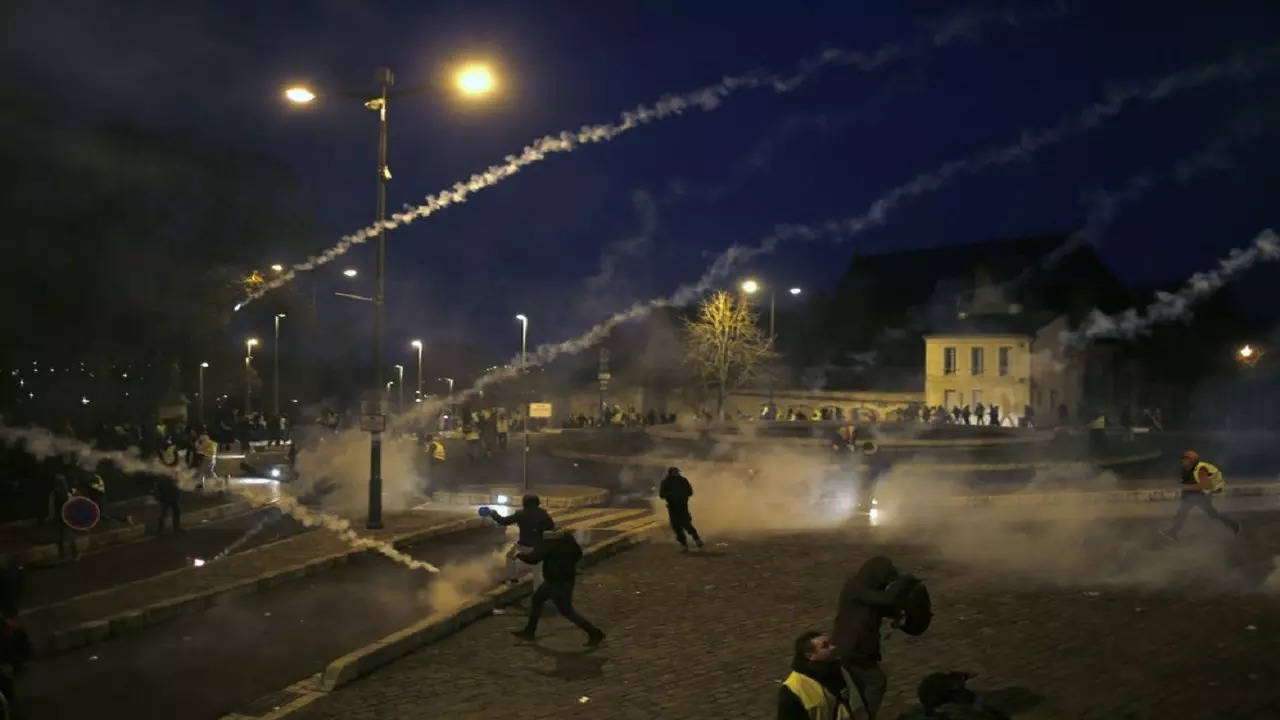 riots in france