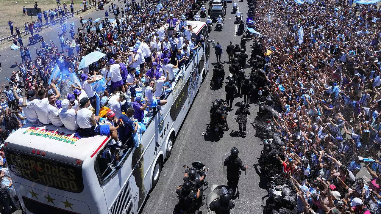 Argentina-FIFA-World-Champion-home-return