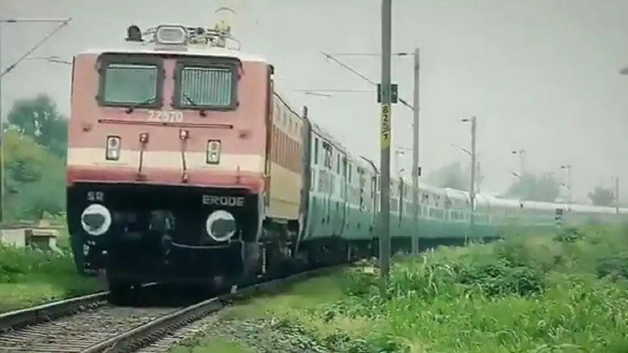 lucknow indian railway