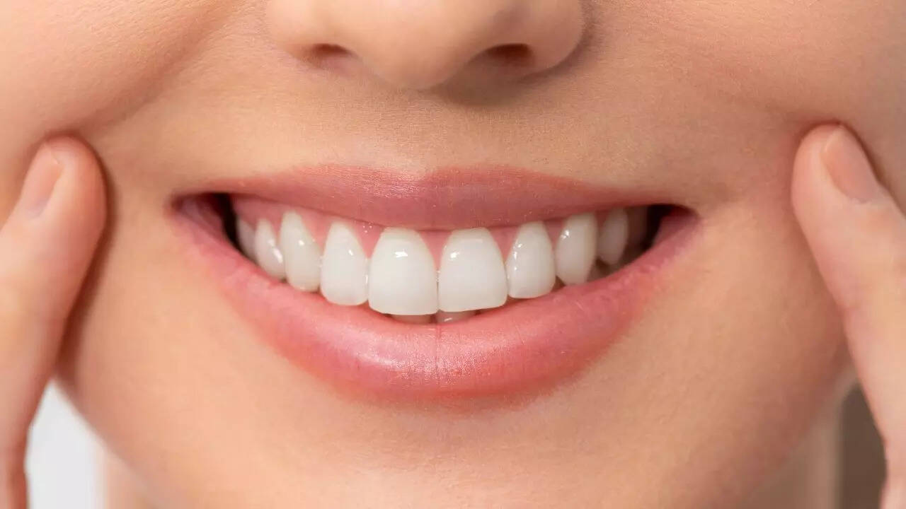 These 5 home remedies will be effective for teeth whitening Teeth