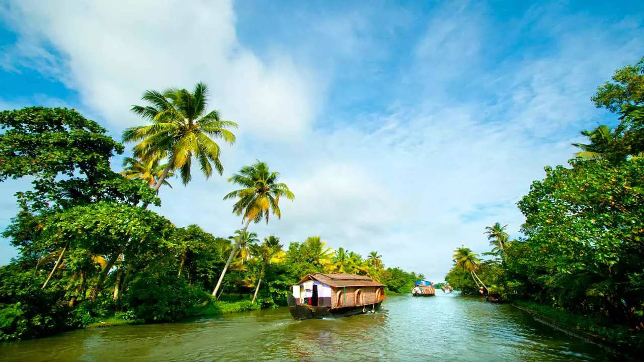 irctc tour package for kerala