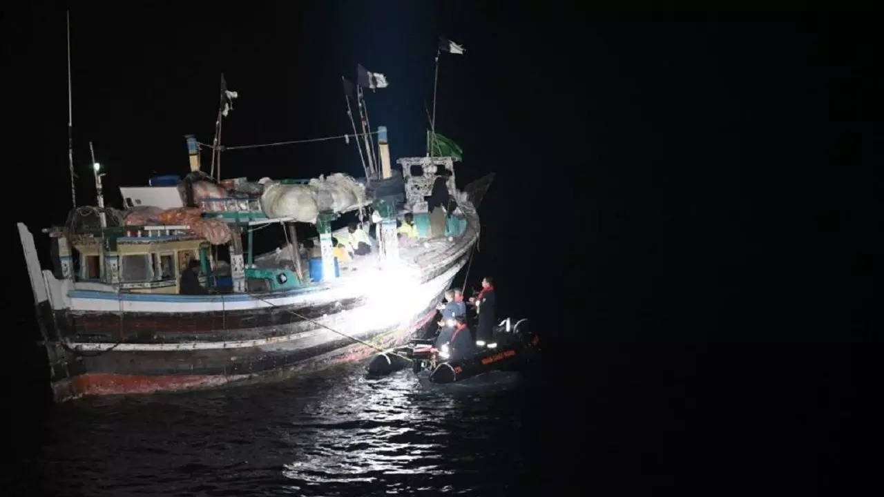 pakistani boat seized.