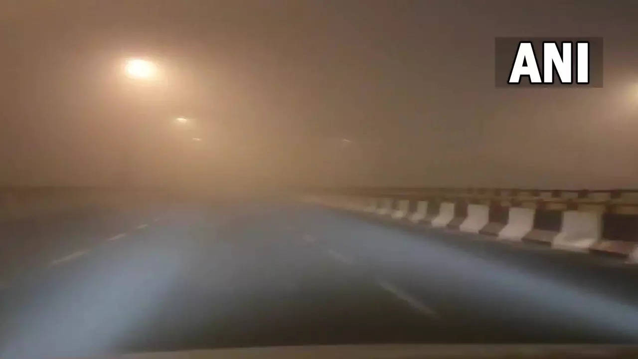 dense fog in Delhi