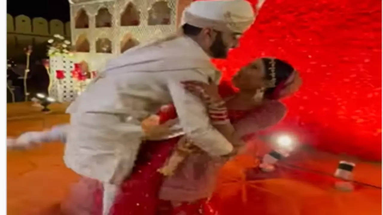 Dulha Dulhan Video