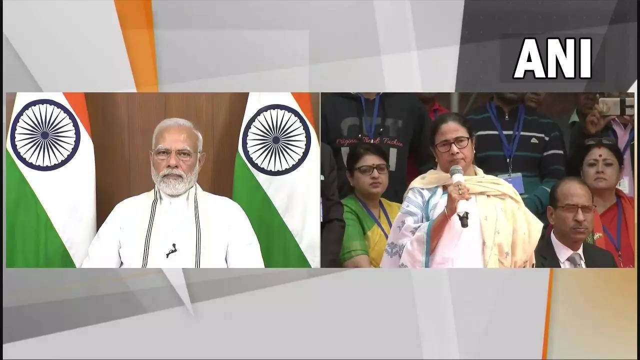 PM modi and Mamata Banerjee