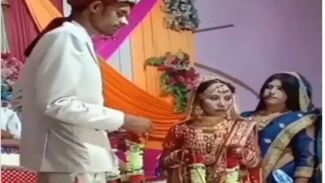 Dulha Dulhan Video