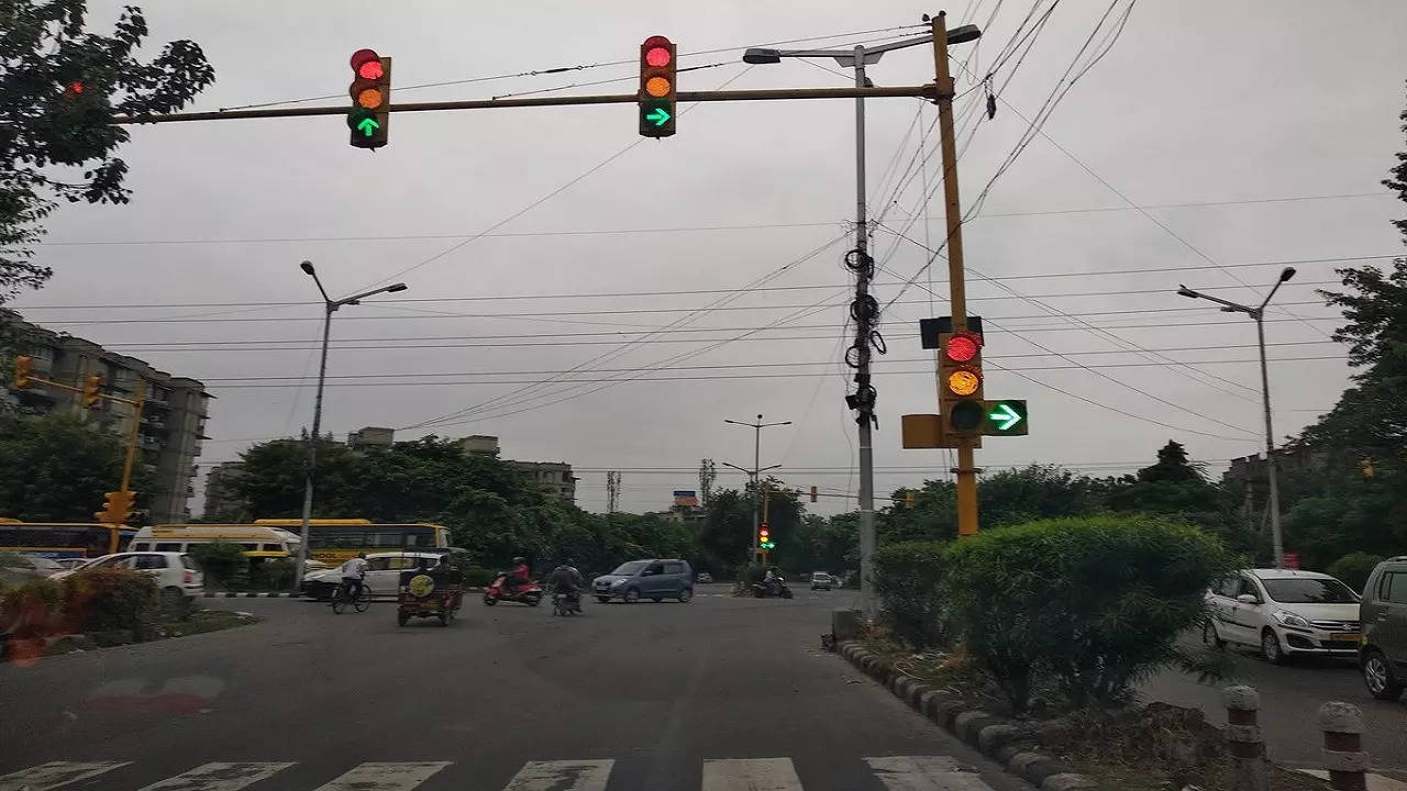 agra  traffic signal