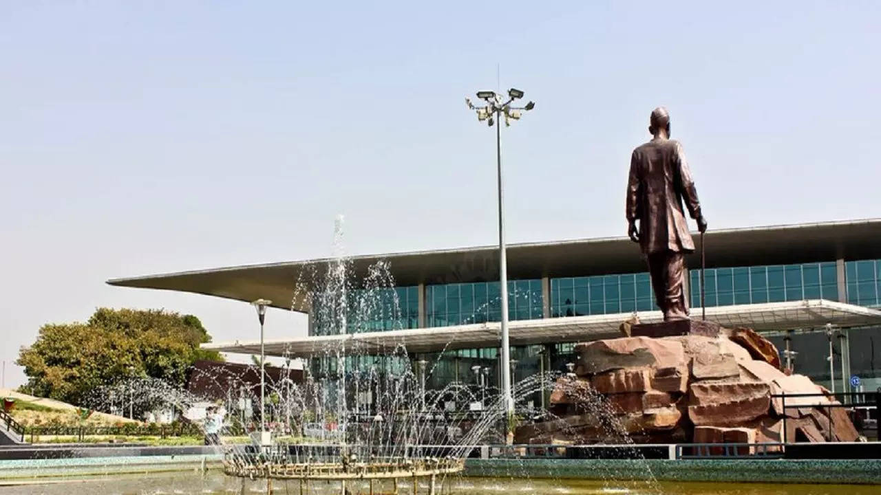 lucknow airport