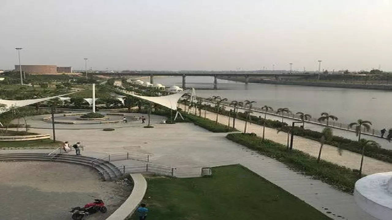 lucknow Gomti River Front Park