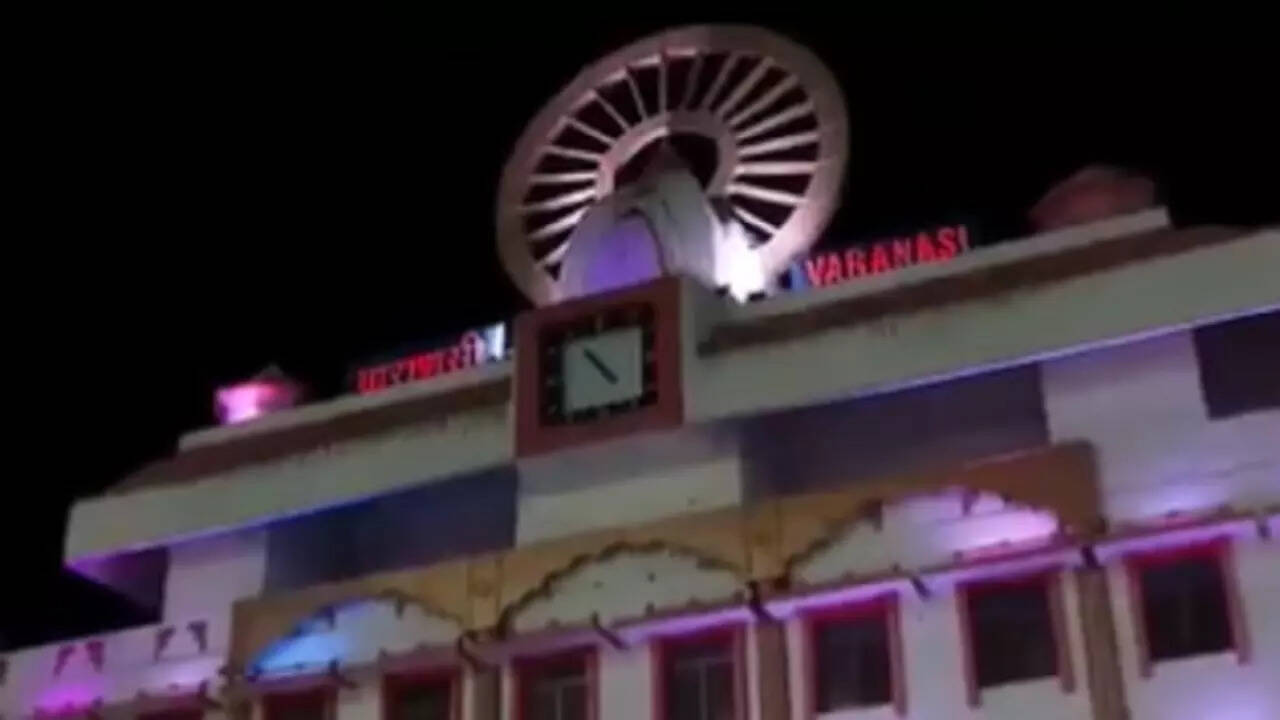 varanasi cantt station (1)