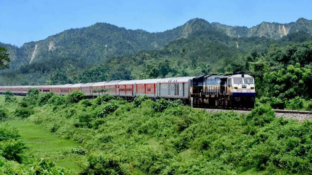 india longest train vivek express