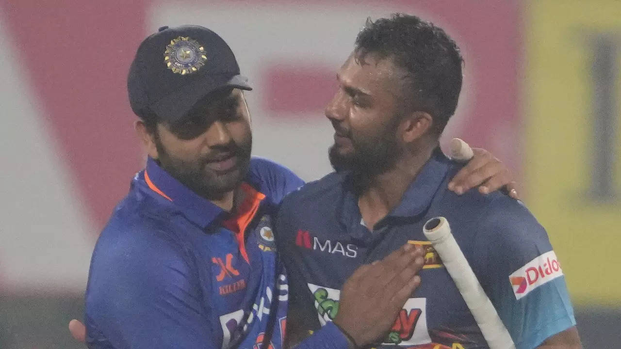 IND vs SL 1st ODI: rohit sharma gives lifechance to Dasun Shanaka