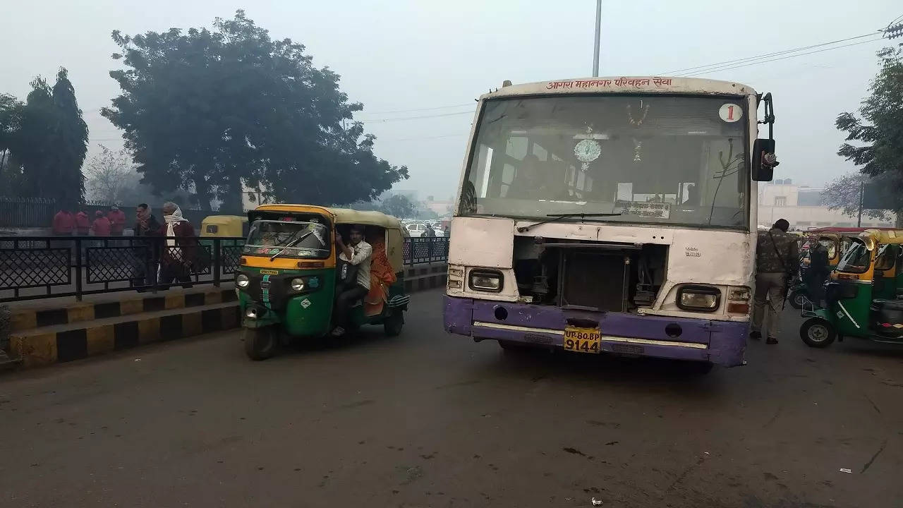 AGRA BUS STAND