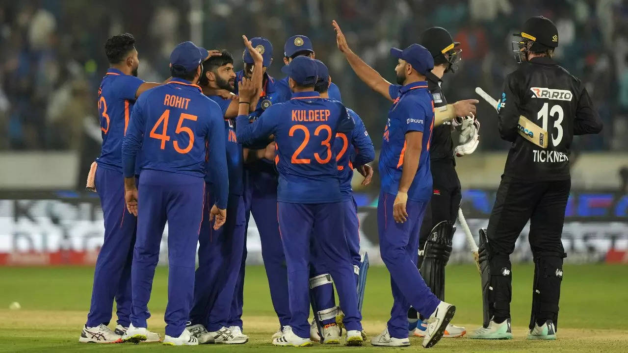 IND vs NZ 1st ODI Highlights: छा गए गिल और सिराज! शार्दुल ने मोड़ा रोमांचक मैच का रुख, इंडिया ने 12 रन से हासिल की जीत