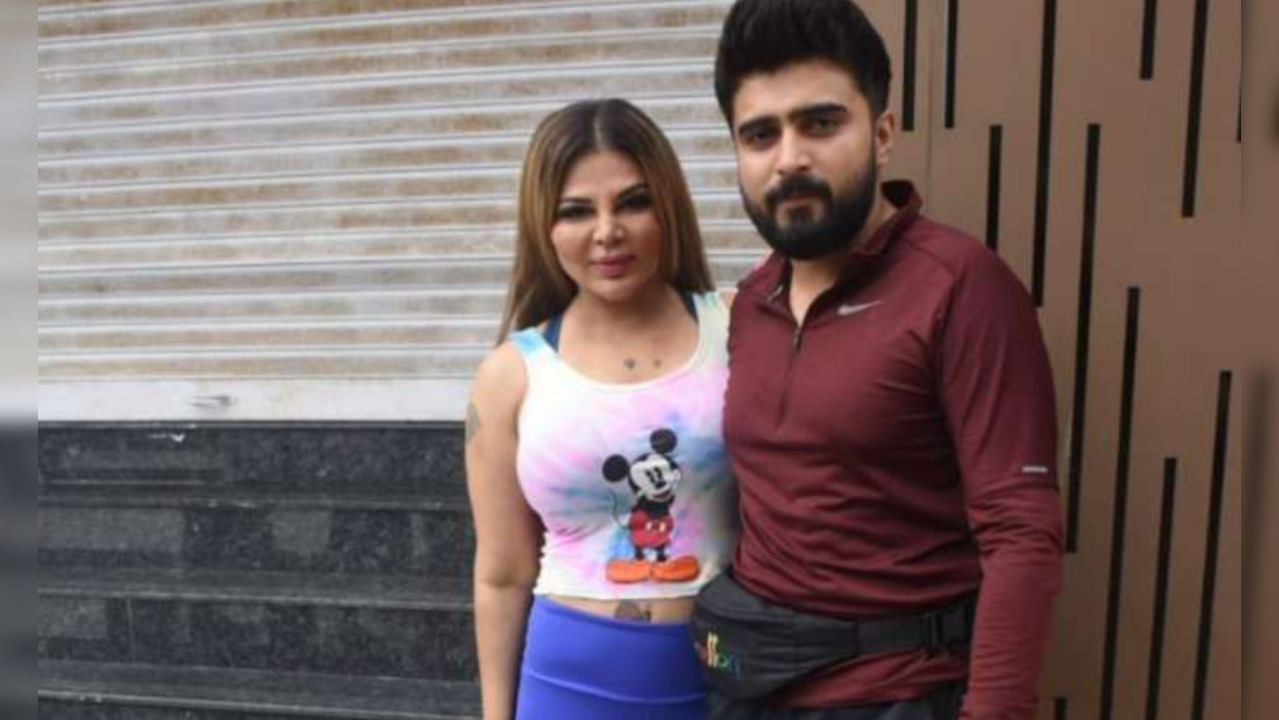 Adil Khan Durrani ने भरी Rakhi Sawant की झोली? अदाकारा ने तोड़ी चुप्पी