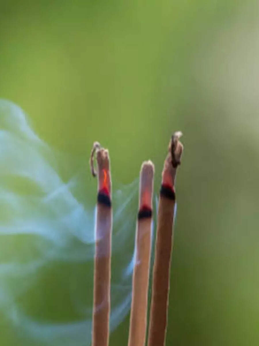 never burn incense sticks on these two days in a week सप्ताह में इन