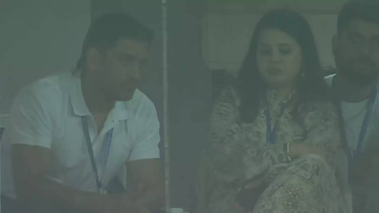 dhoni and sakshi