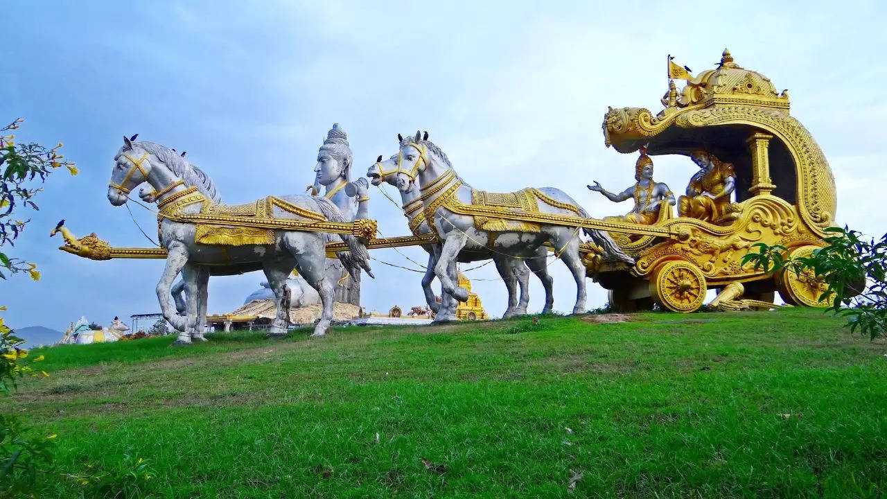 श्रीकृष्ण के चाचा थे अक्रूर, द्वारिका से चले जाने पर आ गयी थी दैविक आपदा