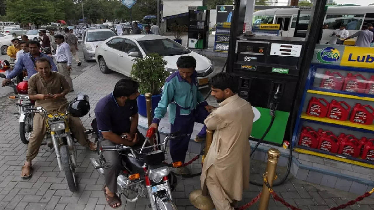 pakistan petrol pump