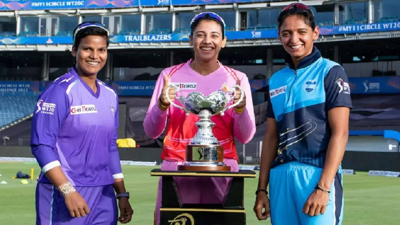 Deepti-sharma-Smriti-mandhana-harmanpreet-kaur