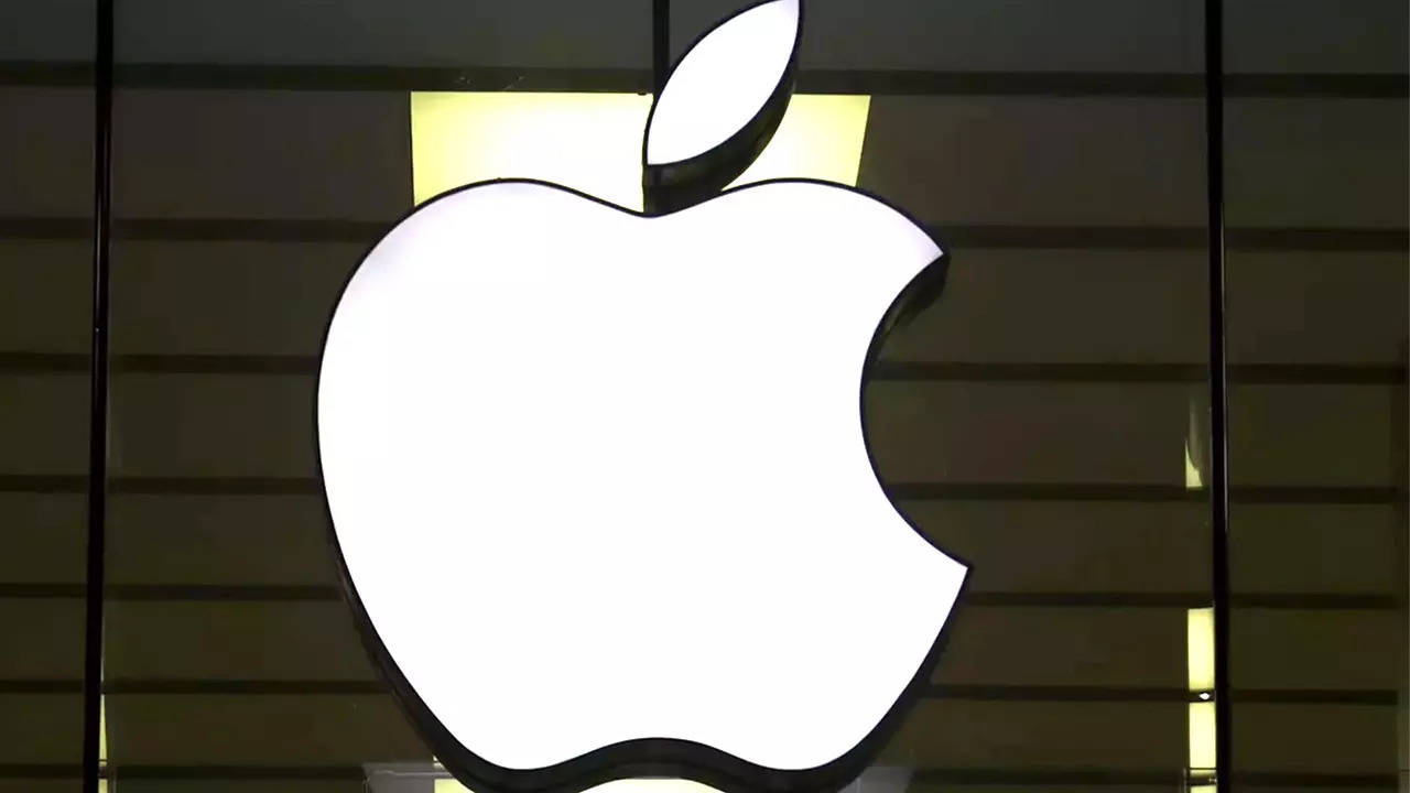 Apple sets sales record in India