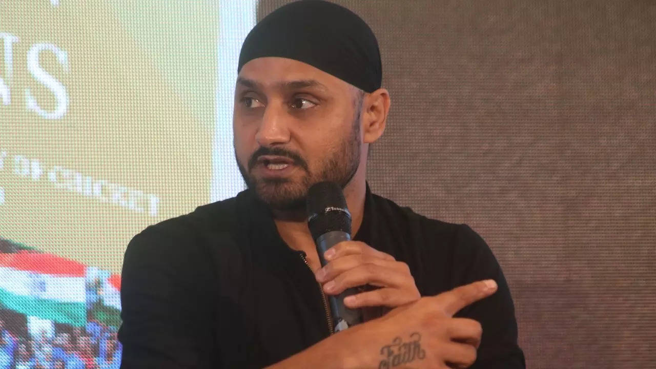 harbhajan singh predicts ind vs aus 1st test playing 11