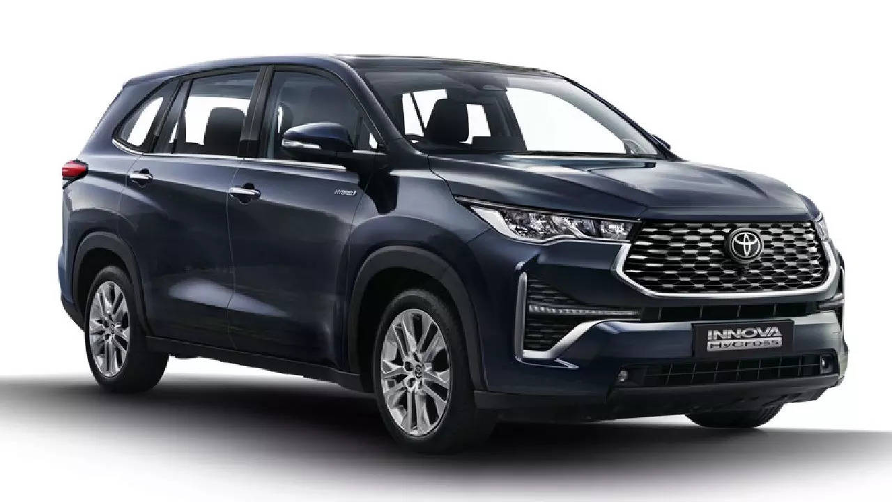 Toyota Innova Hycross Hybrid Waiting