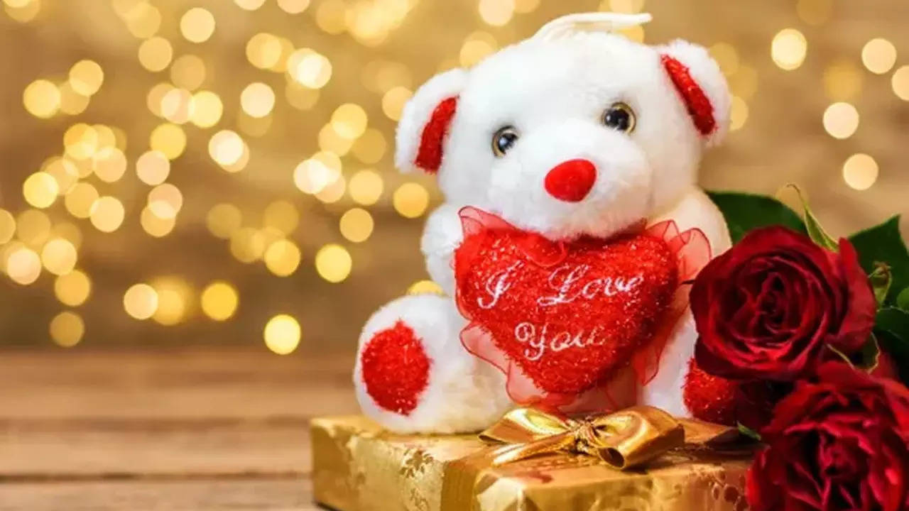 Happy Teddy Day 2023 Hindi Wishes, Images: टेडी डे पर इन मैसेज के जरिए पार्टनर से करें प्यार का इजहार, लगाएं ये Status, Photos