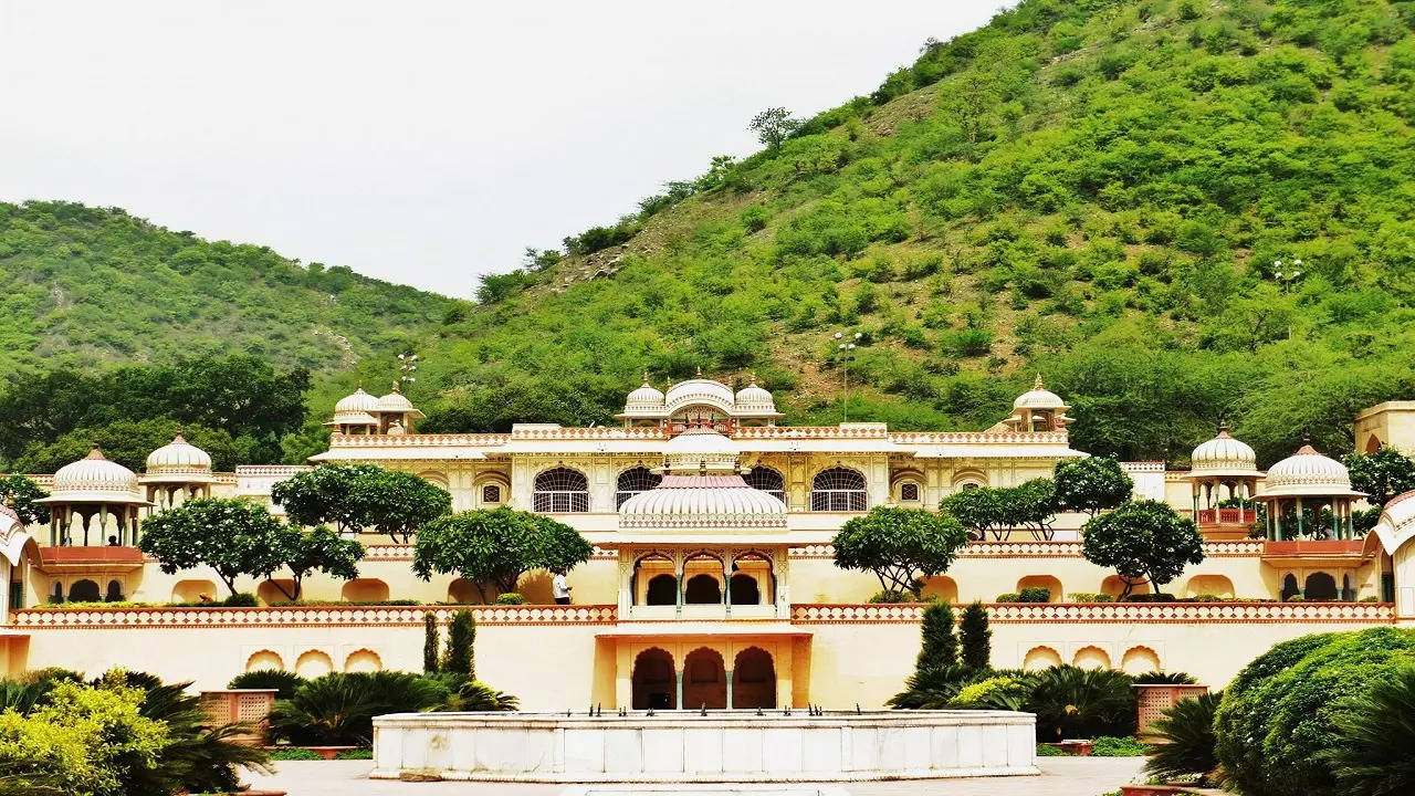 Sisodia rani garden jaipur