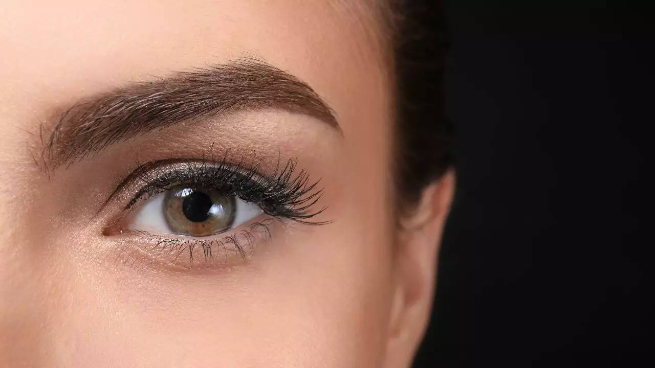 Thick eyebrows tips