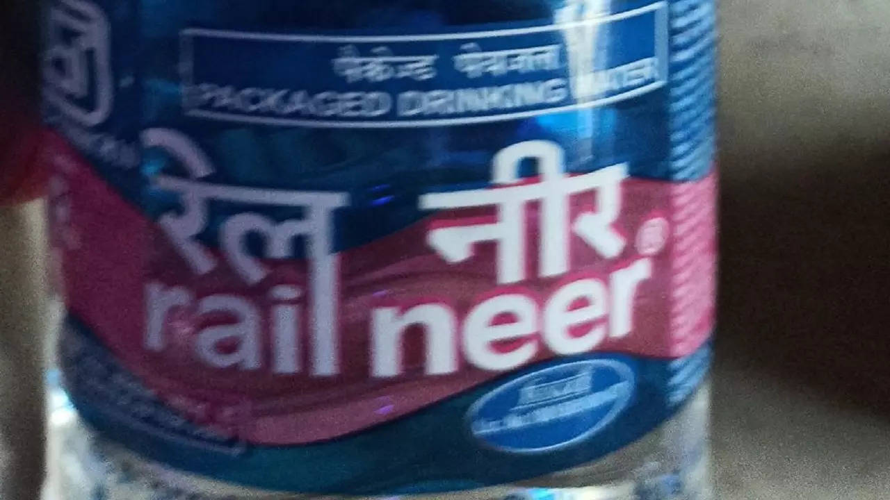 स्टेशनों पर नहीं मिलेगा रेल नीर (फाइल फोटो)