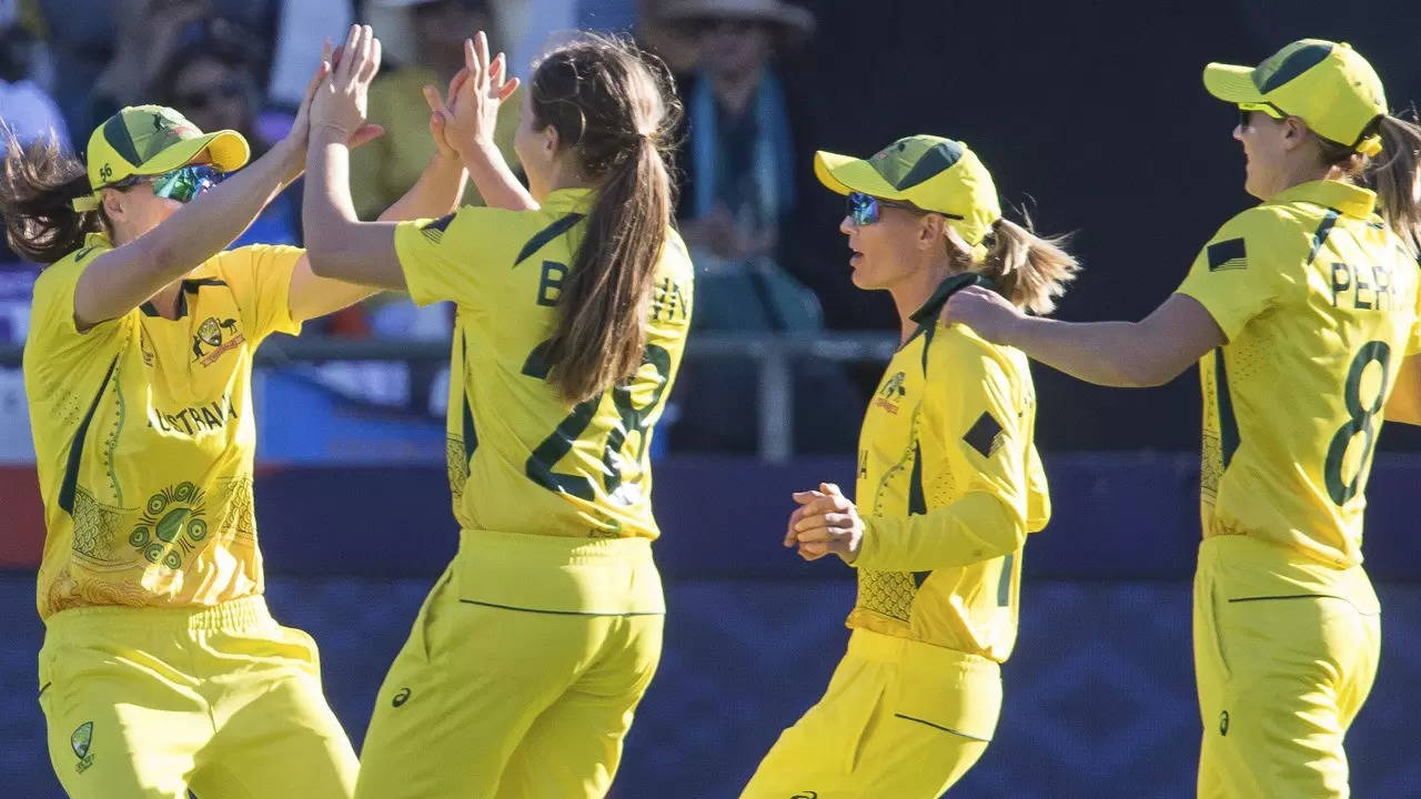 aus women beat india women in world cup semi final