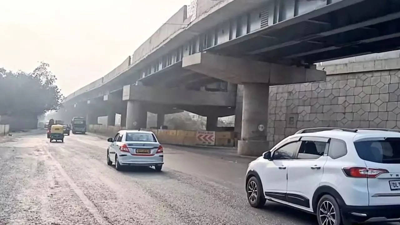 ashram flyover extension