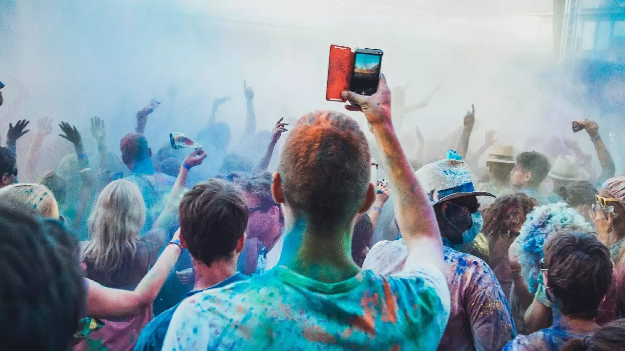 How To Protect You Smartphone On Holi