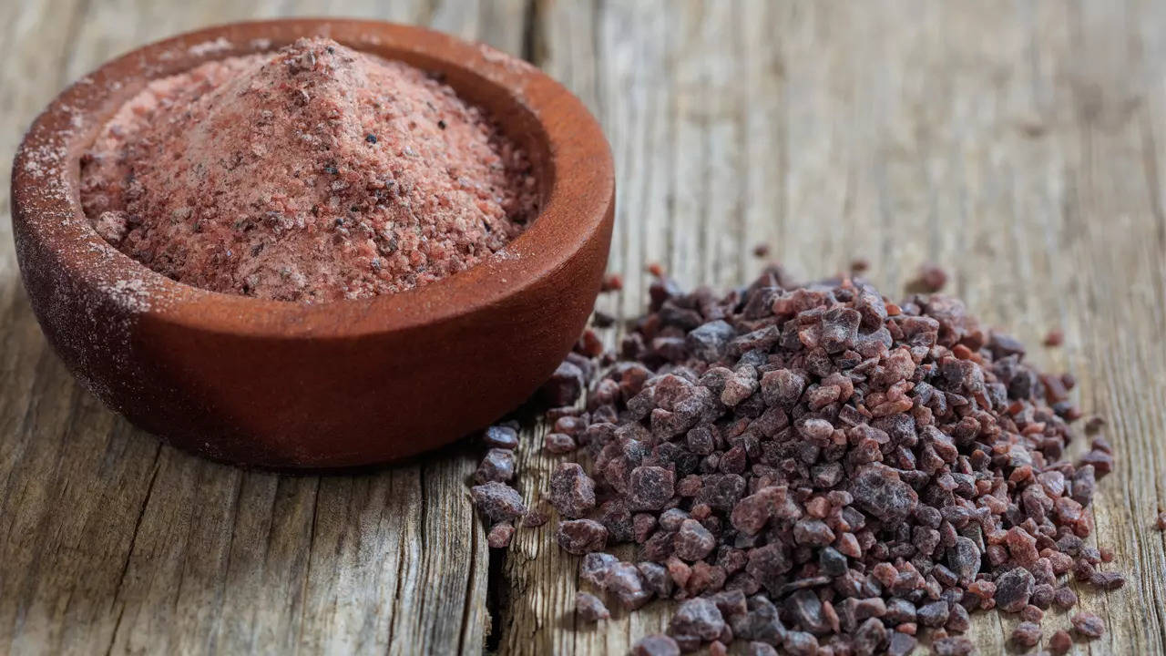 Black Salt for Weight Loss: पेट की चर्बी और मोटापे की छुट्टी कर देगा काला नमक, वेट लॉस में है मददगार