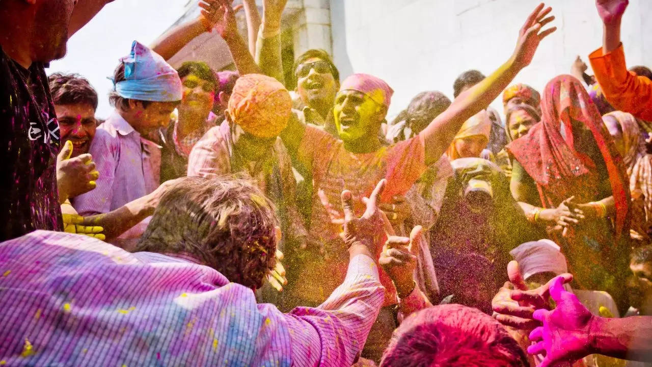 Agra Skincare Tips For Holi 2023