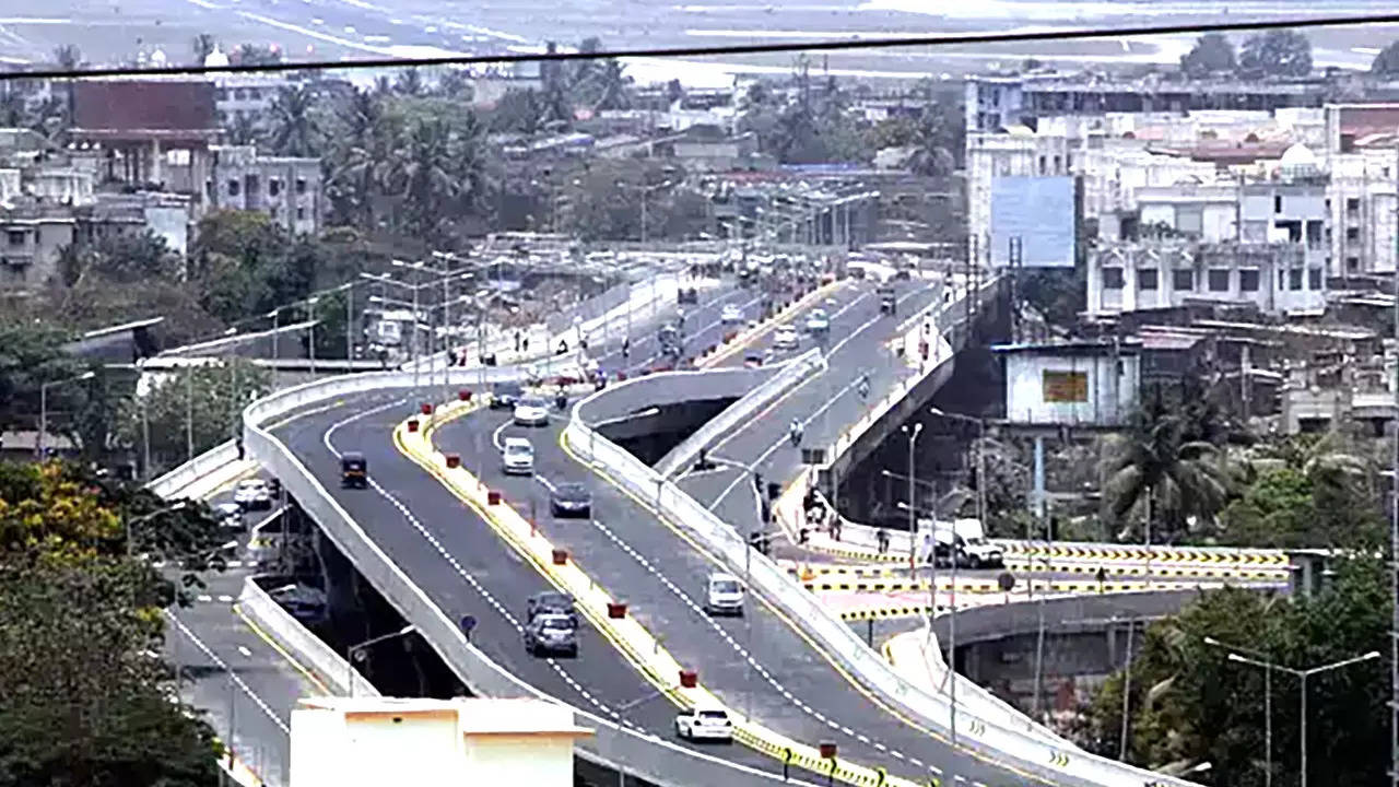 Ashram flyover extension open