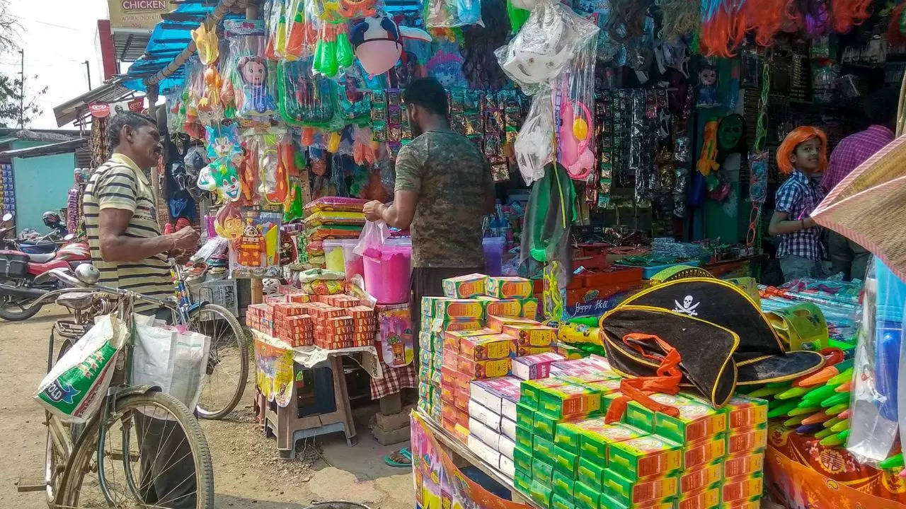 Holi Shopping in Delhi