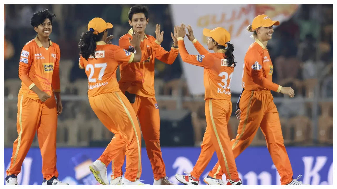 gujarat giants beat royal challengers bangalore by 11 runs-WPL 2023: हारते-हारते बची गुजरात जाएंट्स, इन खिलाड़ियों ने विमेंस प्रीमियर लीग में दिलाई पहली जीत | क्रिकेट News ...