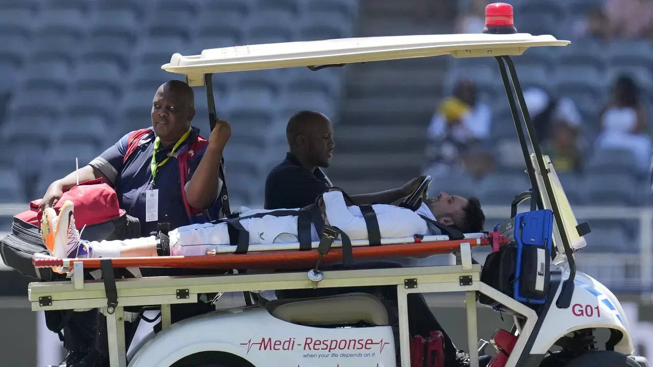 Injured-Keshav-Maharaj