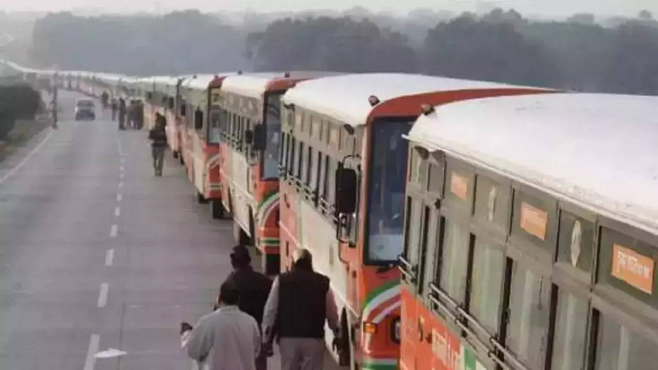 Lucknow Roadways buses