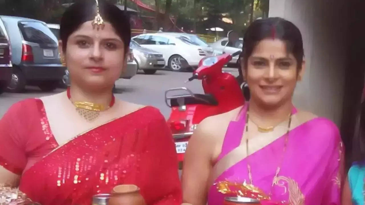 Nupur Alankar and sister Jigyaasa