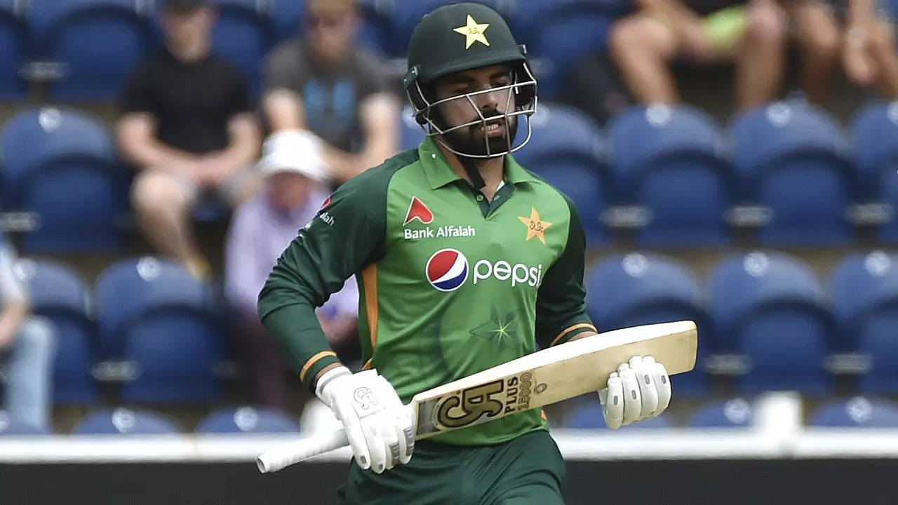 shadab khan to captain pak team against afghanistan