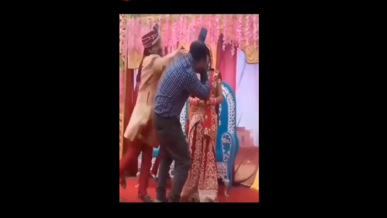 Dulha slapped cameraman