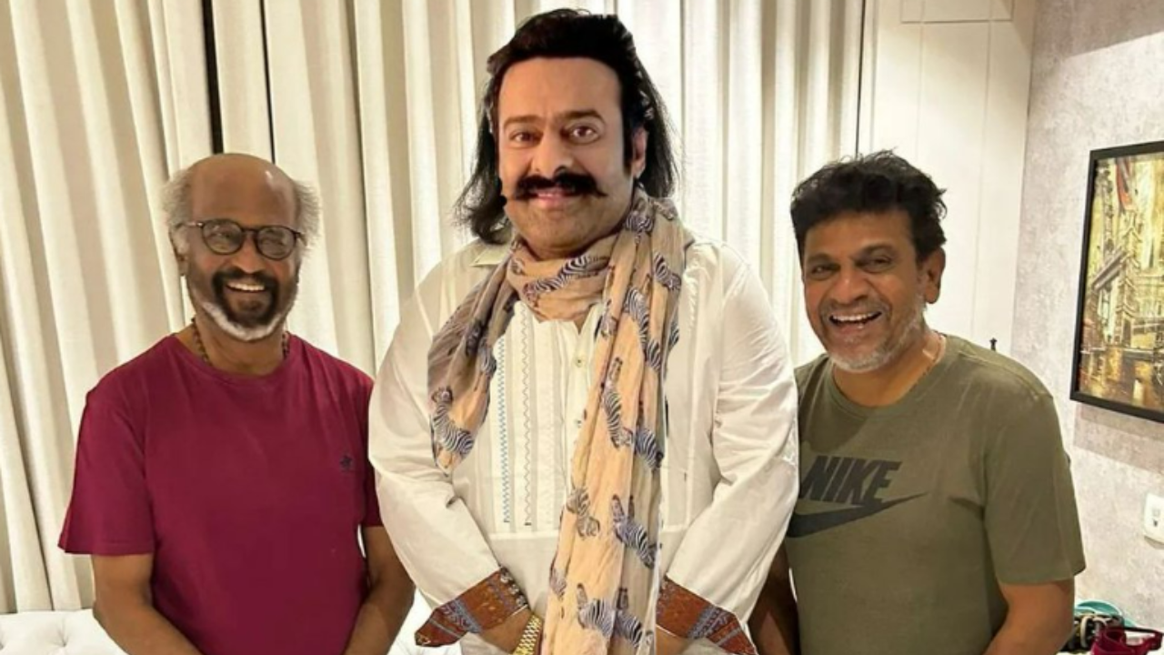 Rajinikanth के साथ वायरल हुई Prabhas की फेक फोटो, लोगों की छूटी हंसी