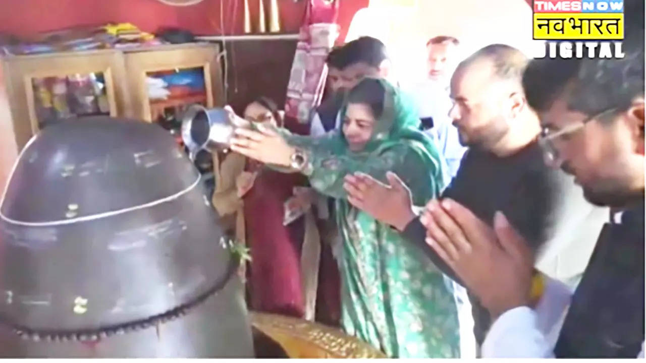 mehbooba mufti jalabhishek on shivling